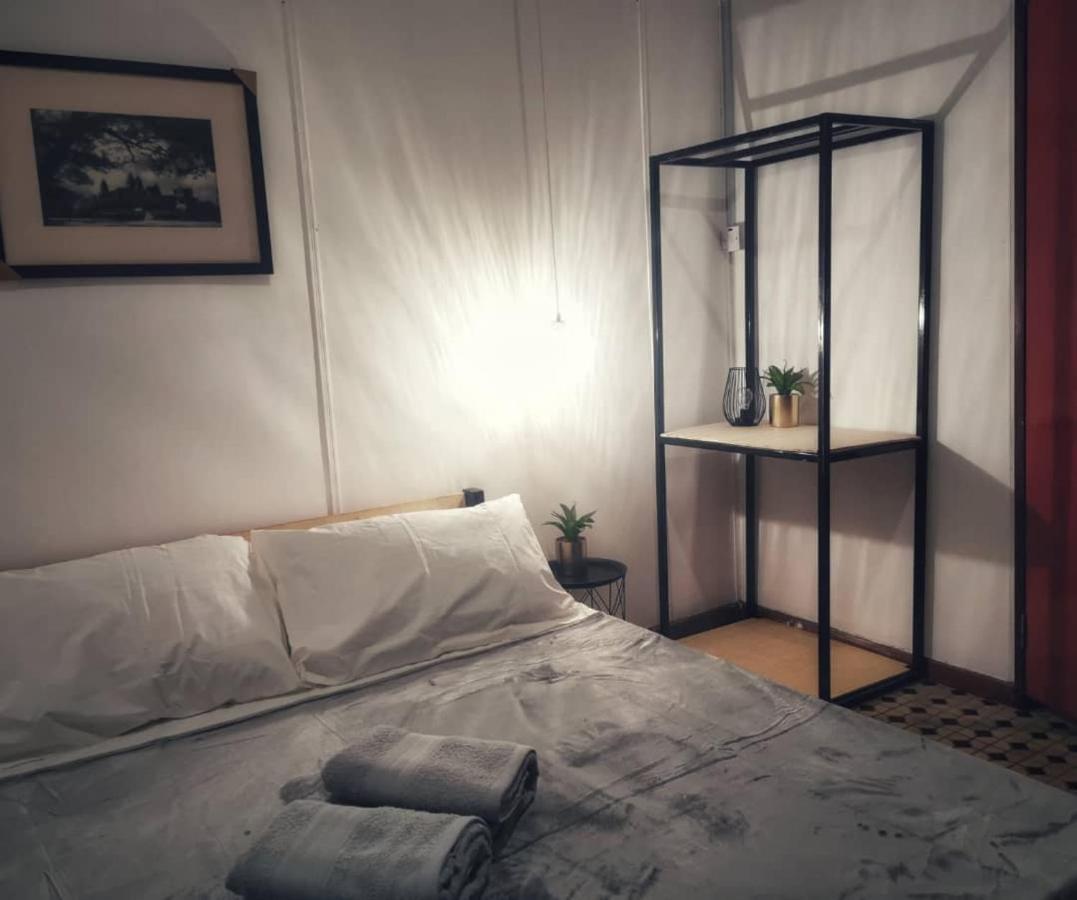 Treehouse Hostel กูชิง ภายนอก รูปภาพ
