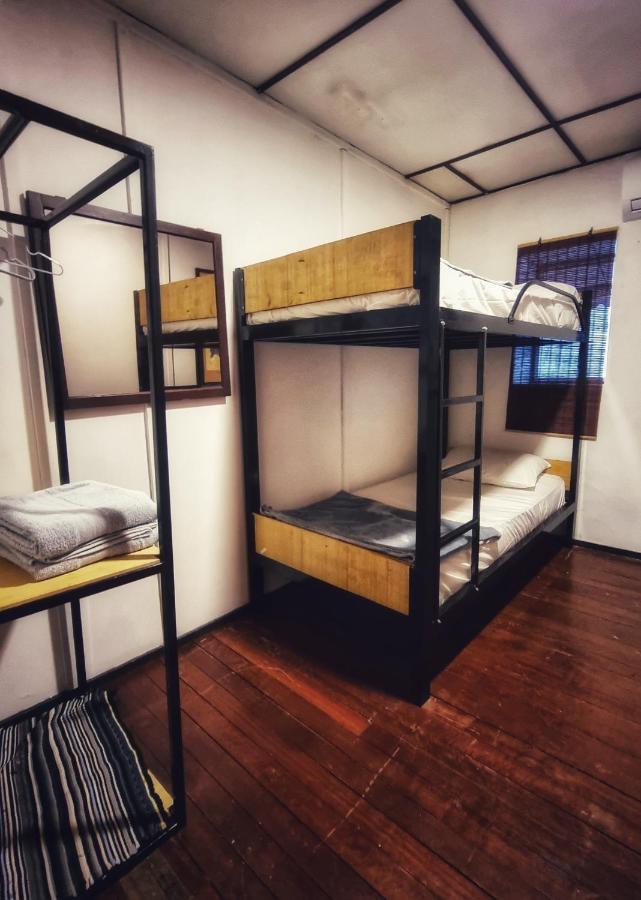 Treehouse Hostel กูชิง ภายนอก รูปภาพ