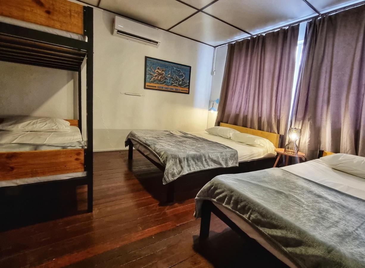 Treehouse Hostel กูชิง ภายนอก รูปภาพ